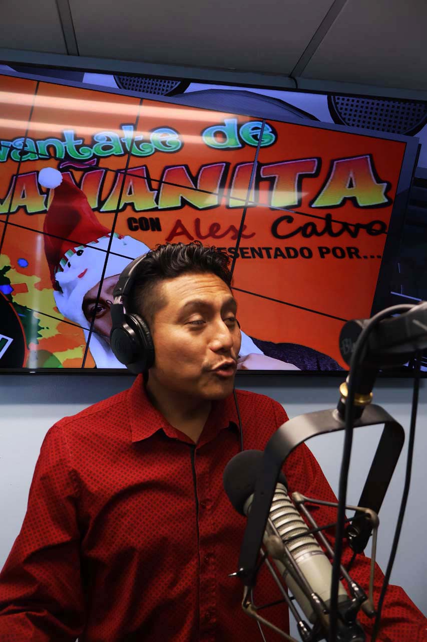 Alex Calvo en su programa matutino